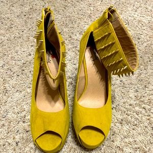 Luichiny women’s heels